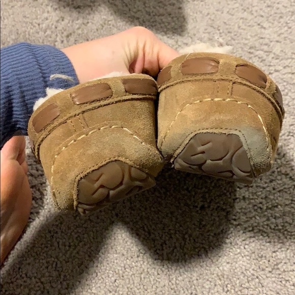 Ugg Slippers - Picture 3 of 4